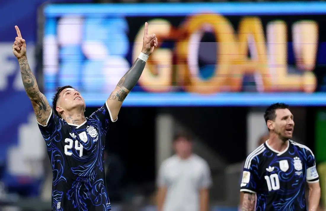 Argentina defeats England to book place in World Cup final