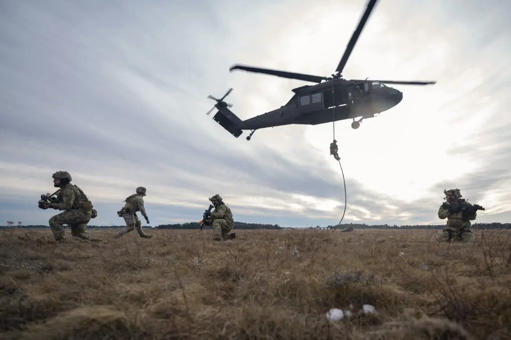 Elicoptere militare americane mutate din Grecia în România