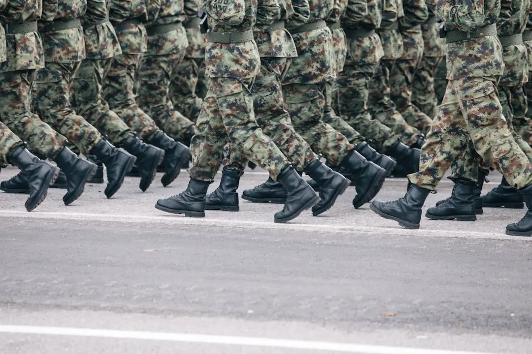 Reuniune emoționantă: Un soldat și câinele său, din nou împreună după trei ani