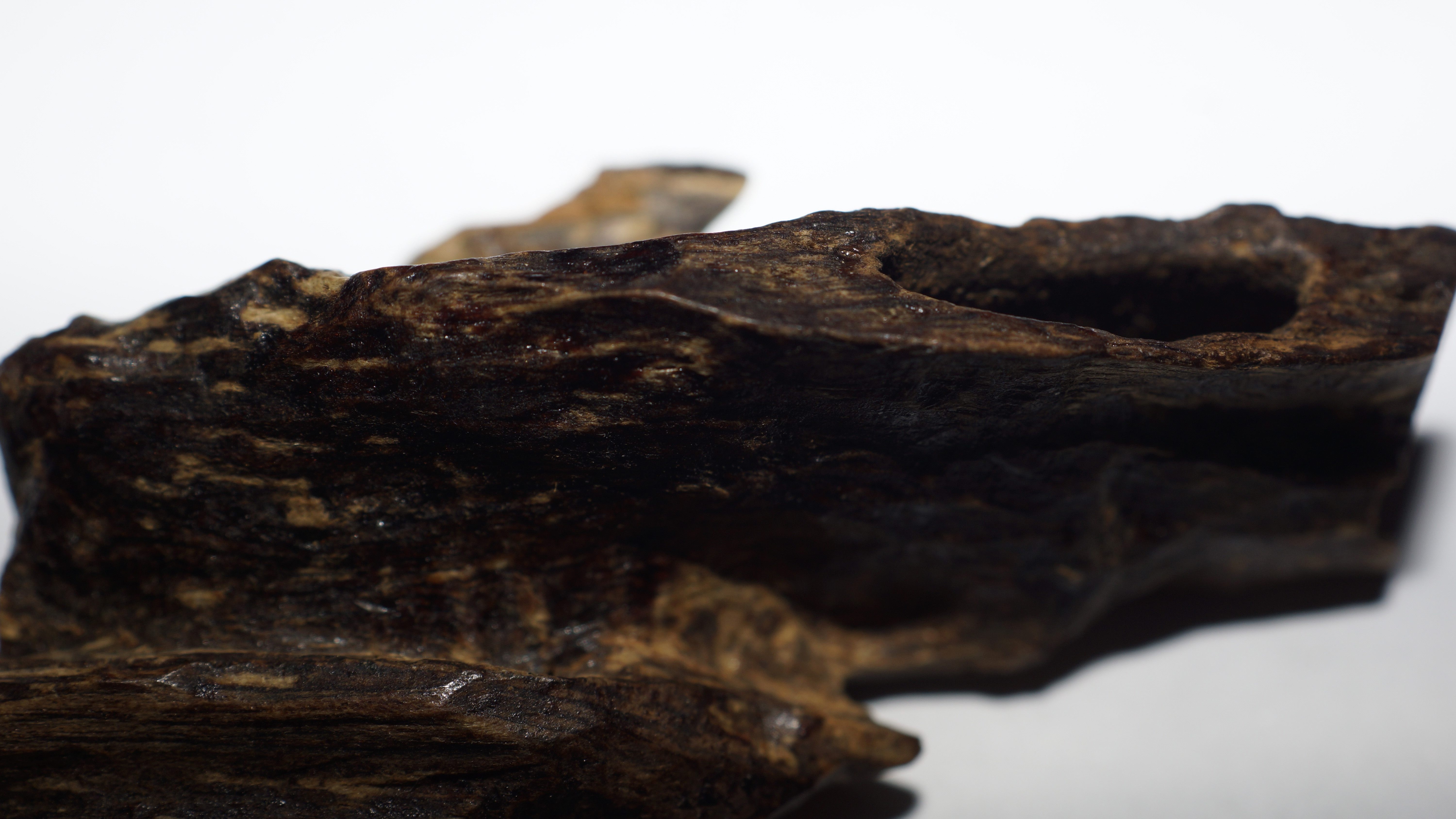 [Ouddict.com] Oud Wood