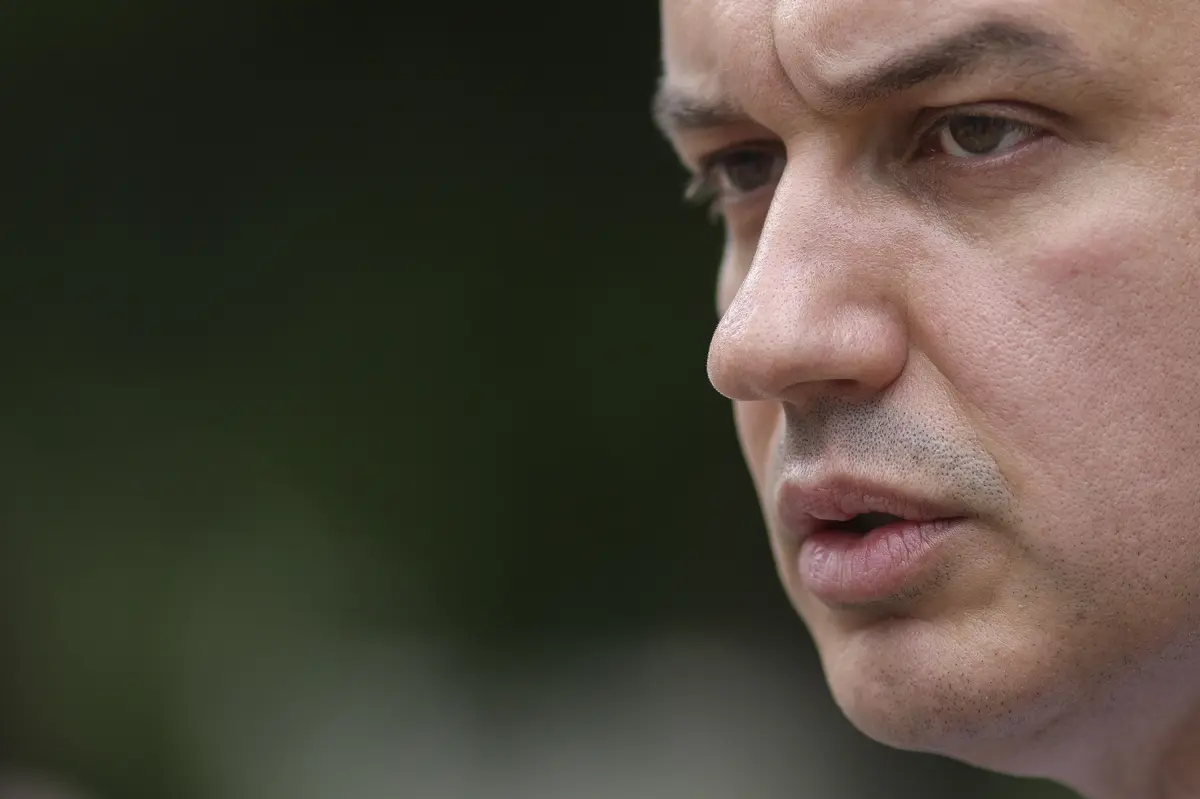 Guvernul Tomac: Portofolii vacante și negocieri pentru miniștri