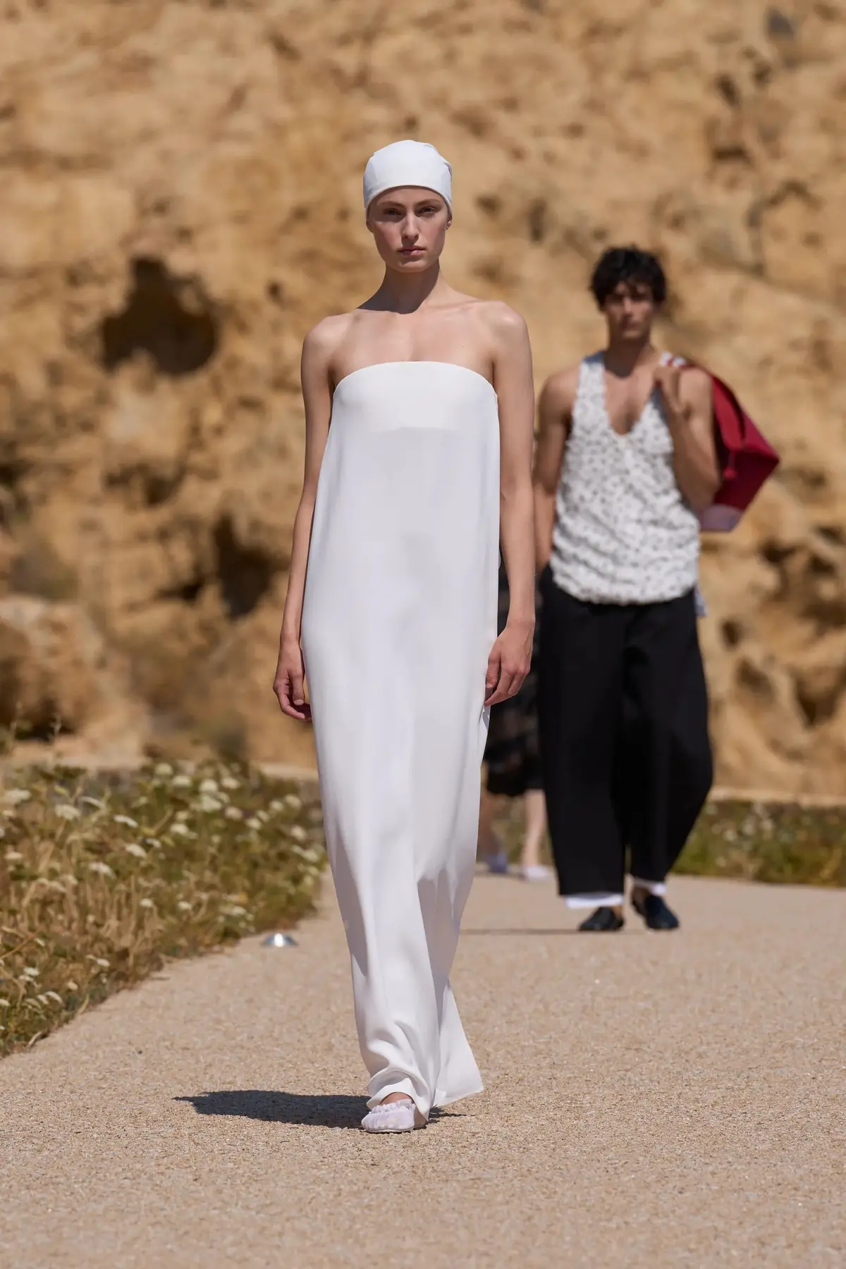 Minimalist Wedding Dresses Perfect for Summer Celebrations