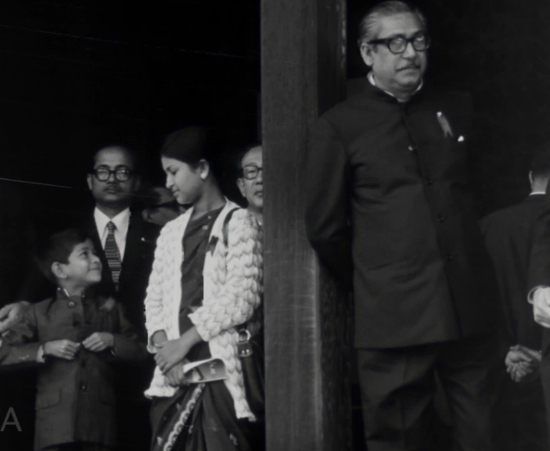 ভাই-বোনের খুনসুটি