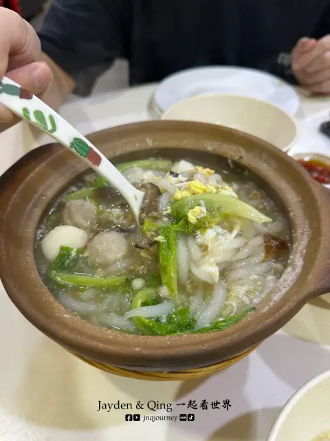 炭烧瓦煲鸡1.webp