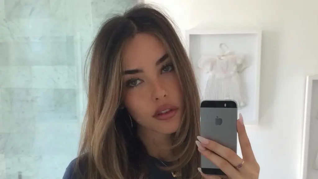 Madison Beer Sizzles in Daring Concert Outfit