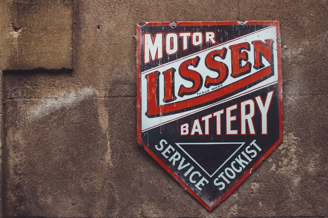 Lisen Unveils Innovative Qi2.2 MagSafe Battery with Unique Lanyard Design