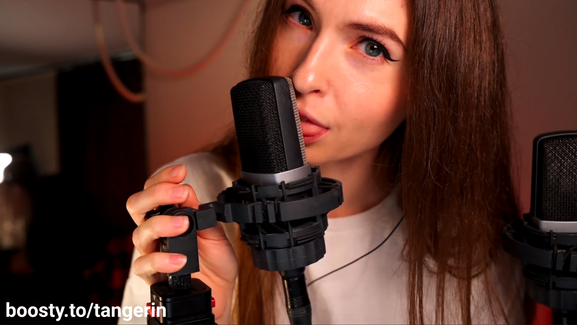AKG Mic Licking [ Tangerin ]