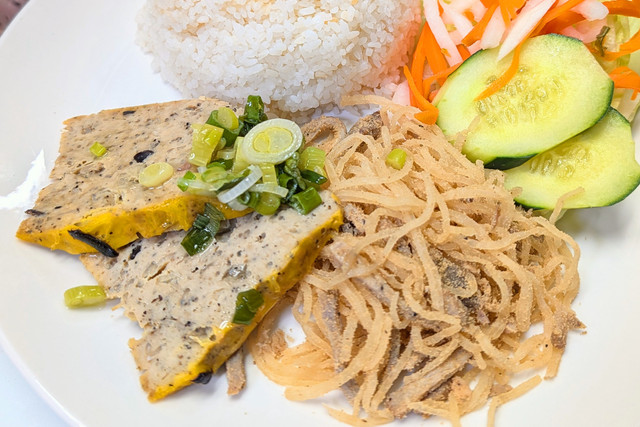 Broken-Rice-w-Egg-Meatloaf-Shredded-Pork