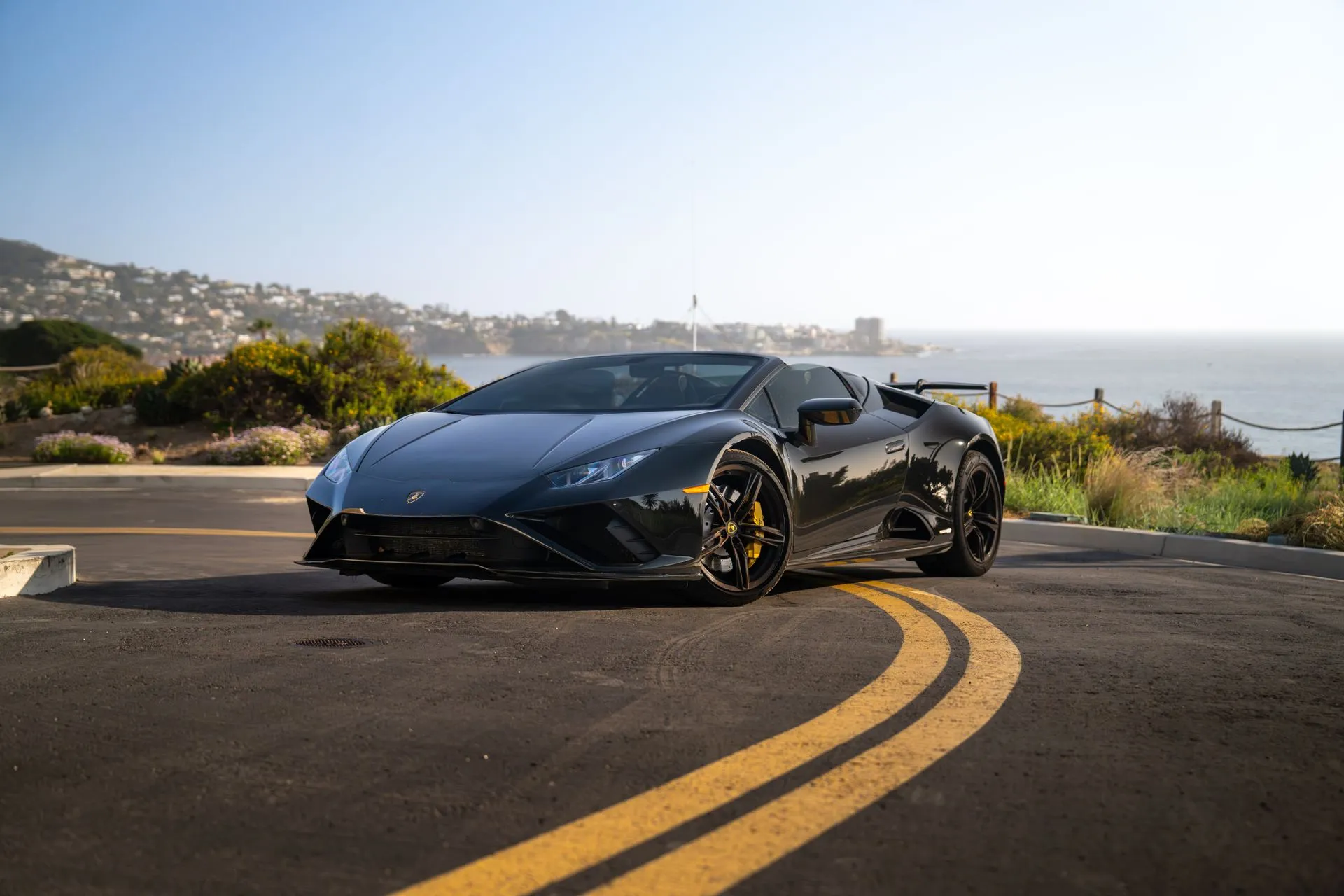 Lamborghini Huracan Evo Spyder photo 2