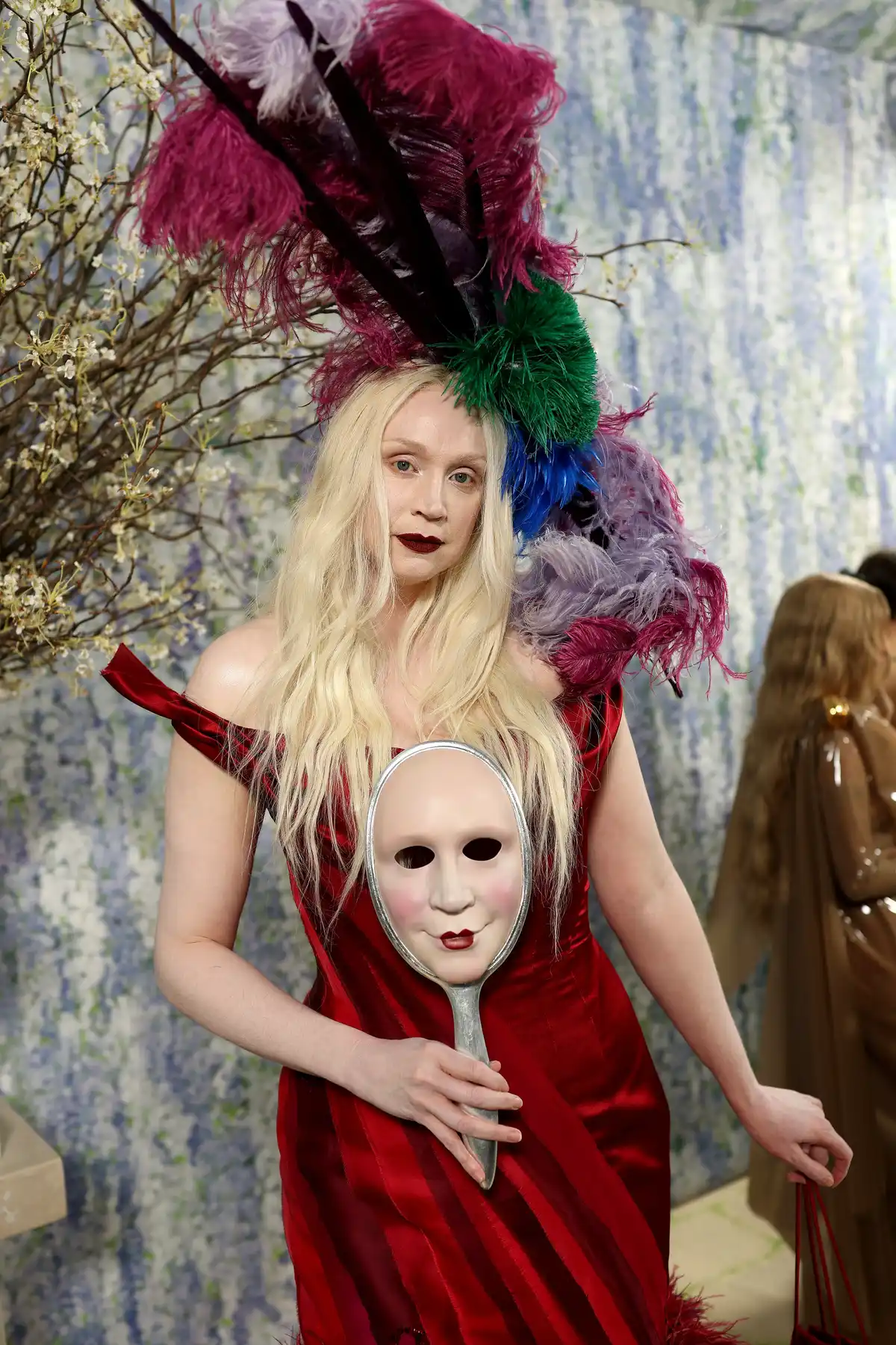 Gwendoline Christie’s Gala Mask: A Stunning Creation