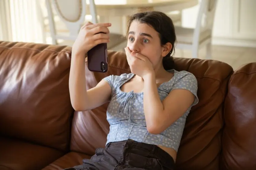 Pericolul invizibil: Cum transformă inteligența artificială fotografiile copiilor în nuduri false