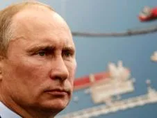 Putin Sets Ambitious Goal for Year-Round Navigation on Arctic Route