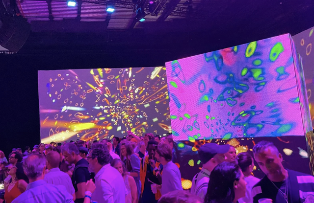 Immersive art experience