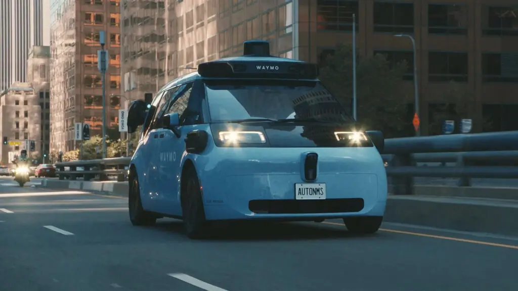 Waymo plătește tarife mari pentru furgonetele electrice chineze