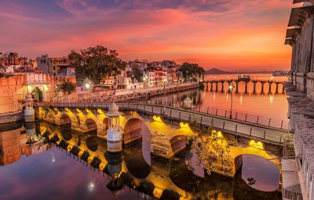 Udaipur Luxury Lake View Experience