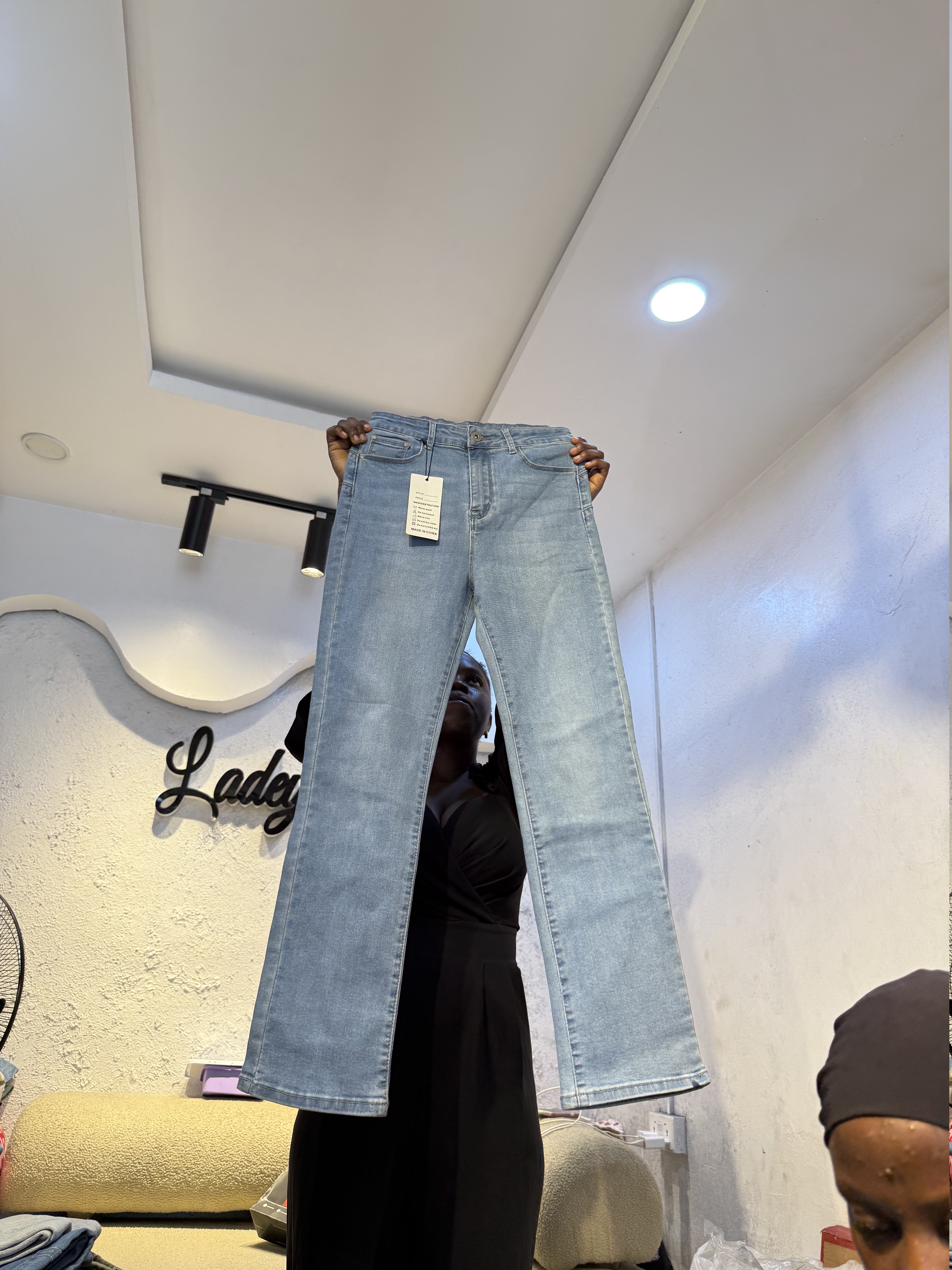 Waist 28
