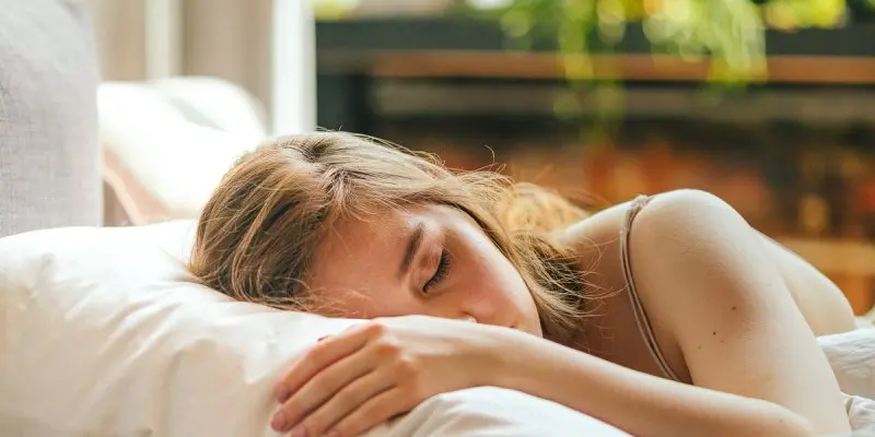 Weekend Sleep-Ins May Be Beneficial After All