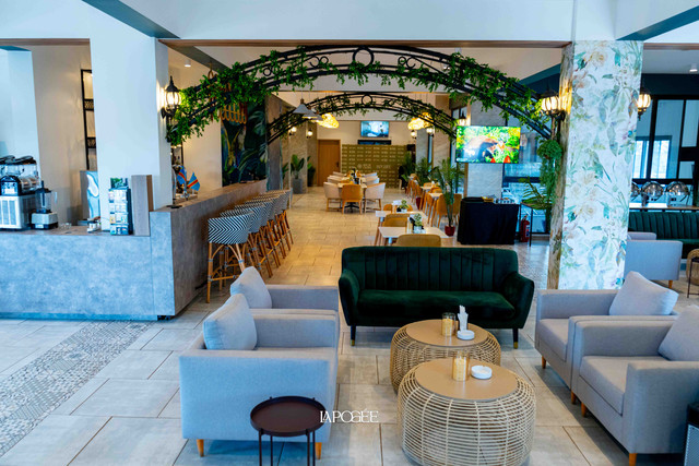Lounge Bar