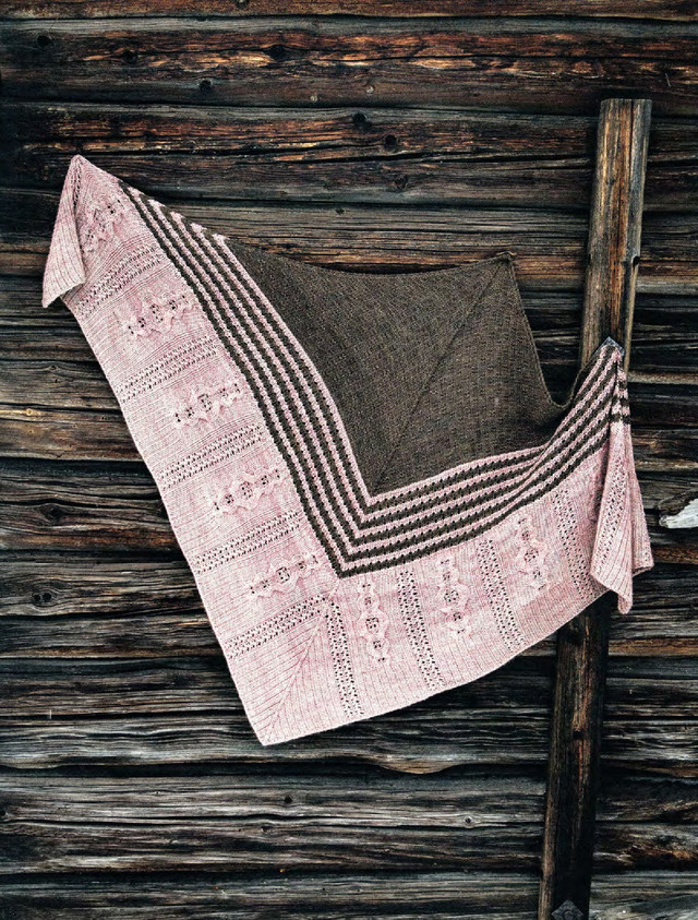 Laine-52-Weeks-of-Shawls-2022-74