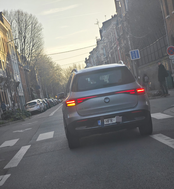 https://i.ibb.co/21Pthp3Z/Voiture-HFR.jpg