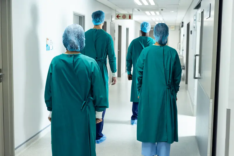 Medici amendați pentru prea multe cezariene, pe fondul crizei demografice