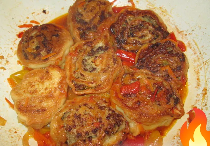 Постер Ленивые пельмени с овощным соусом