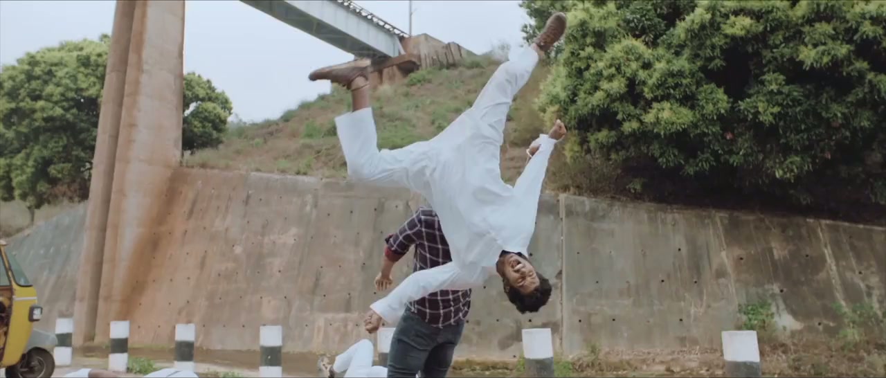Gangster Gangaraju Screenshot