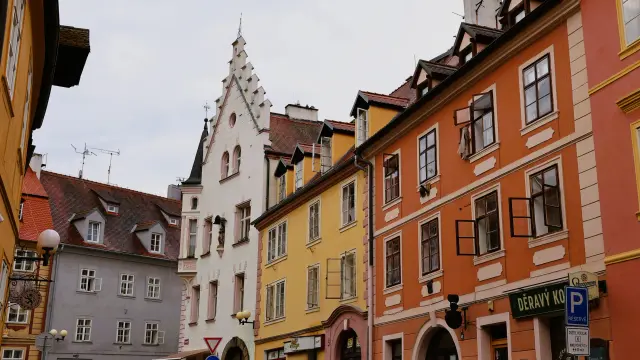 Roh Židovské a Dlouhé ulice.webp
