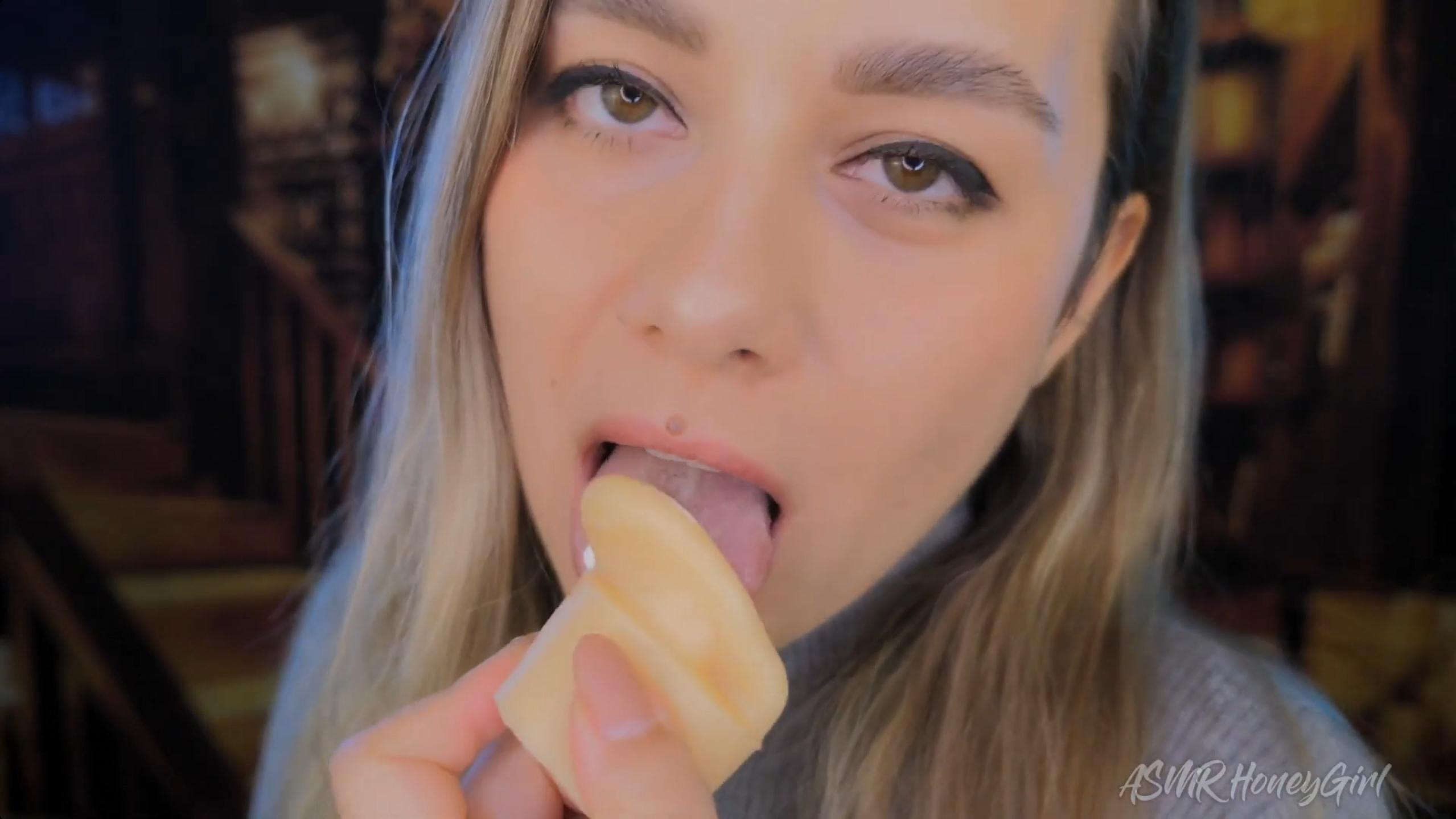 Mouthsounds [ HoneyGirl ]