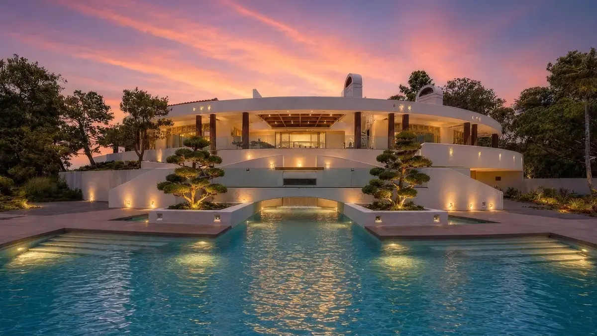 Rancho Santa Fe, renovat cu 2 milioane de dolari, impresionează cu teren de tenis roz flamboyant