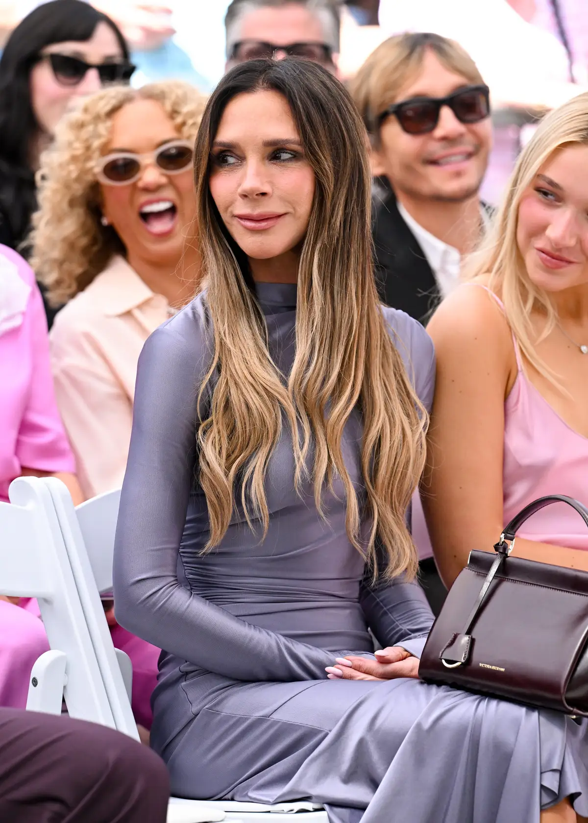 Victoria Beckham dezvăluie noua culoare a părului pentru vară
