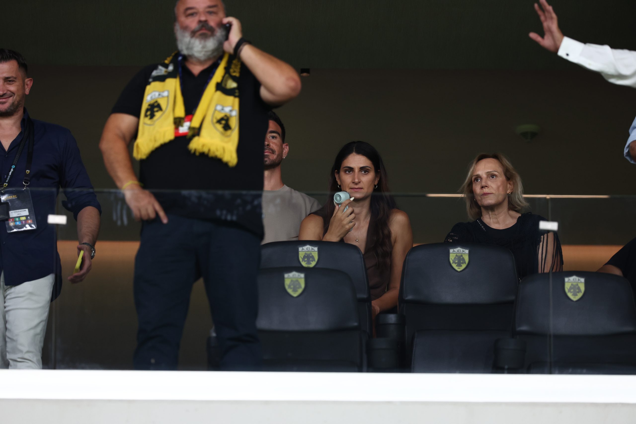 Η Ολυμπιονίκης Νίκη Μπακογιάννη, καλεσμένη του Μάριου Ηλιόπουλου στο ΑΕΚ-Λέφσκι Σόφιας