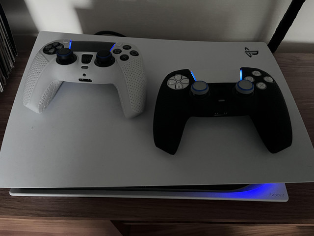 Ps5 + 2 x Dualsense + 3 hry