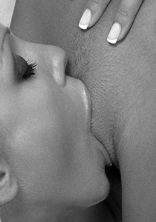 lez-pussy-lick-tumblr-nv22f8x2d-U1unaq6vo1-540.jpg