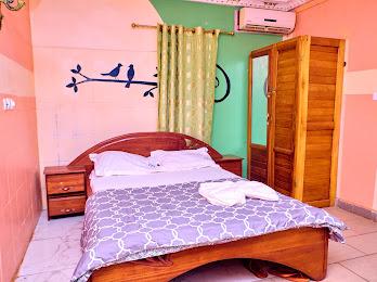 Chambre meublée à louer à Yaoundé - 15000 FCFA/Jour