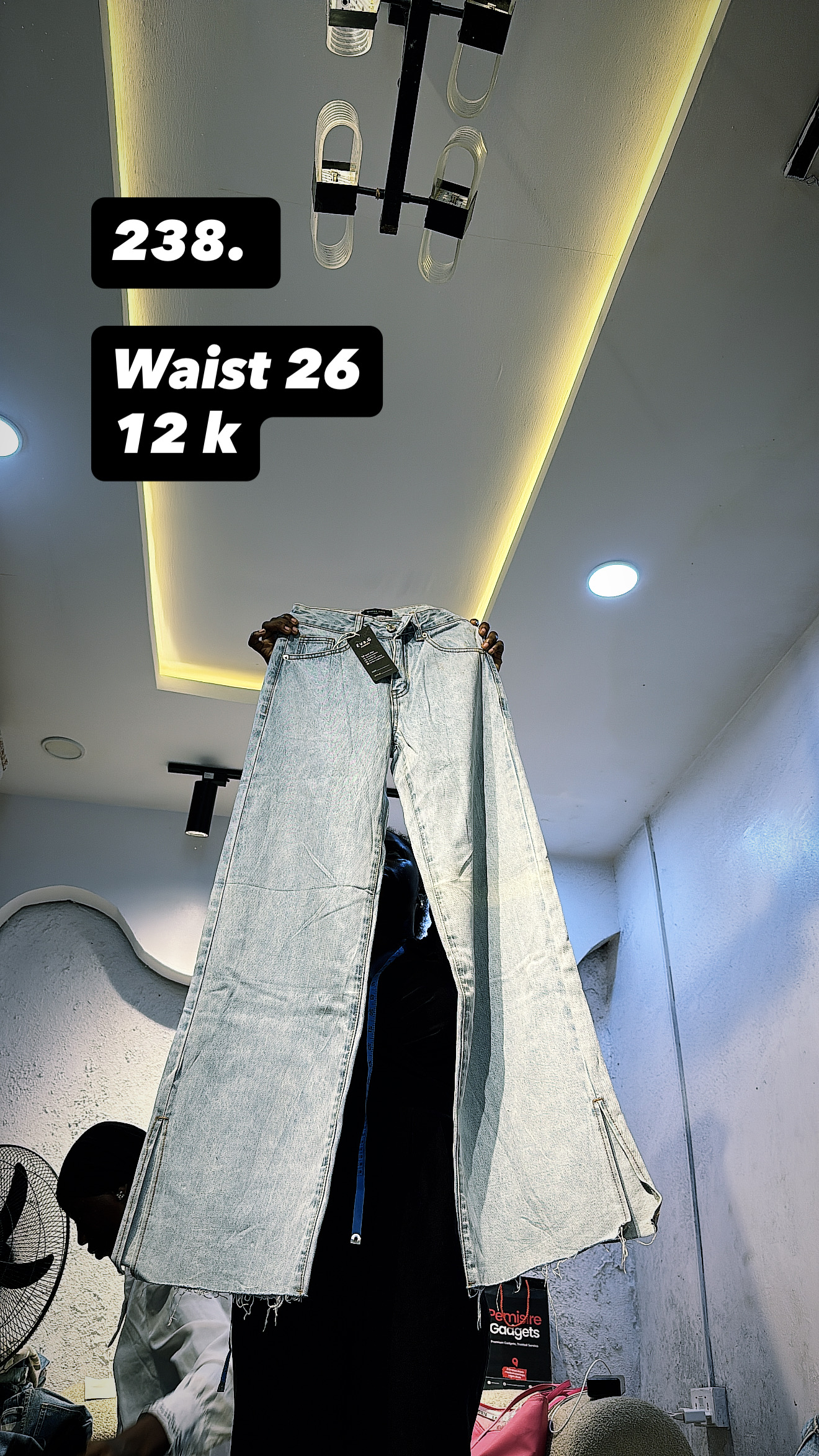 Waist 26
