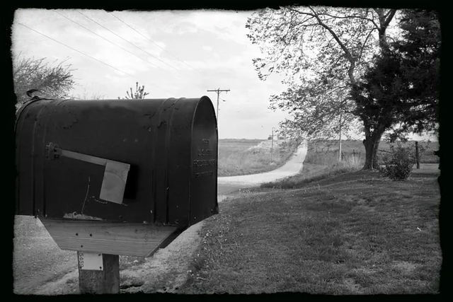 mcqueen farm mailbox.png