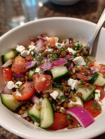 Mediterranean Lentil Salad: Your Protein-Packed Fresh Lunch!