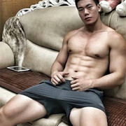 健身网红肌肉男乔教练