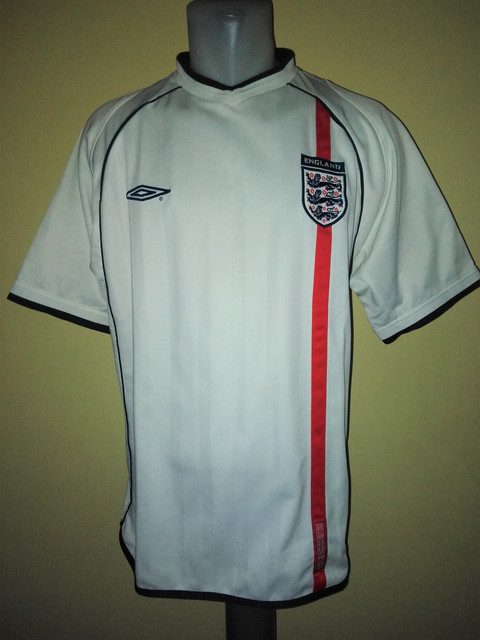 Inglaterra-2001-03-local-a