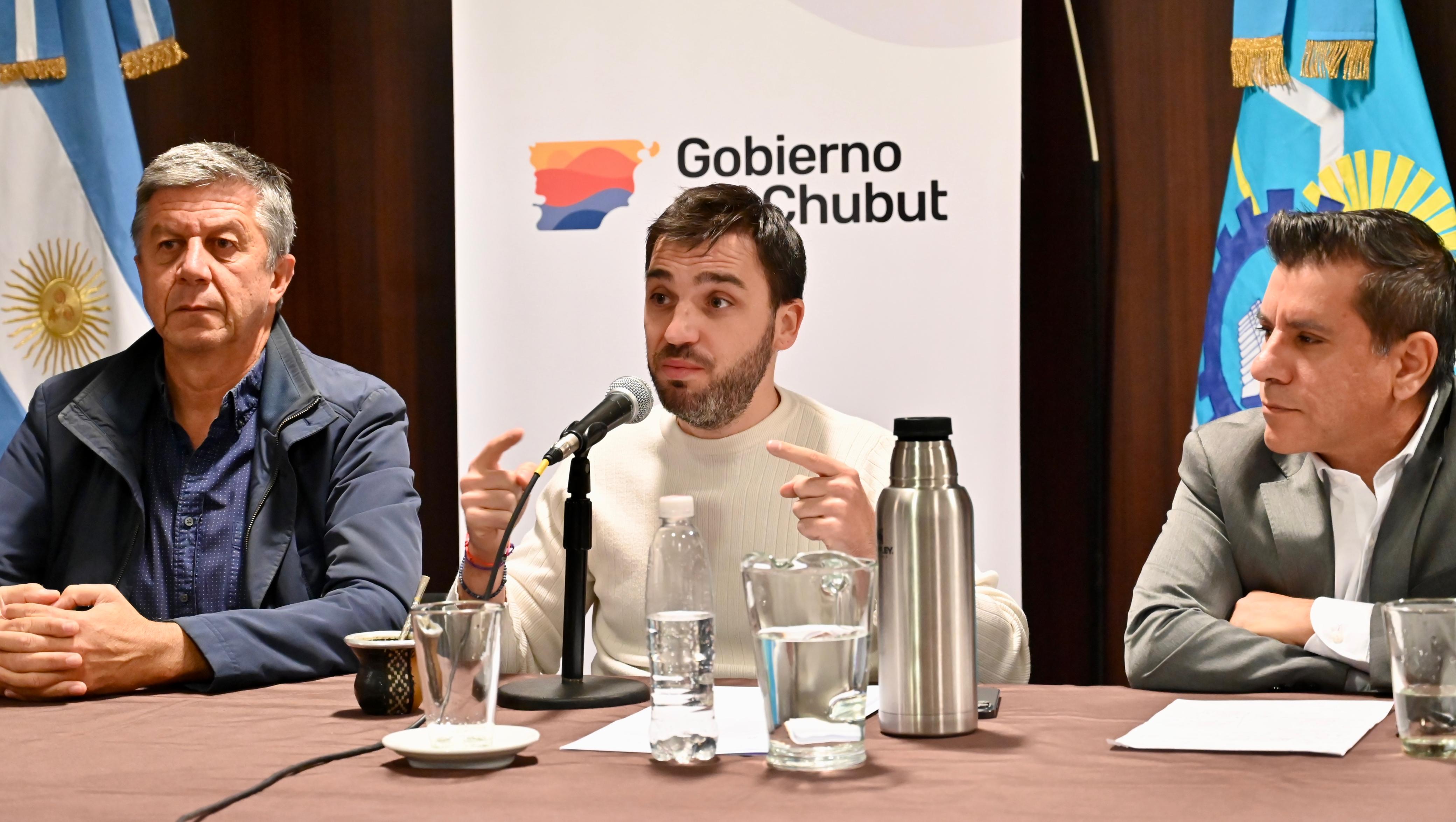 Conferencia 2.jpg Torres: Chubut entre las tres provincias mejor administradas de la Argentina