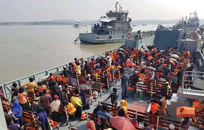 চট্টগ্রাম থেকে ৮ জাহাজে ১৬৪২ রোহিঙ্গা ভাসানচরে পৌঁছেছে