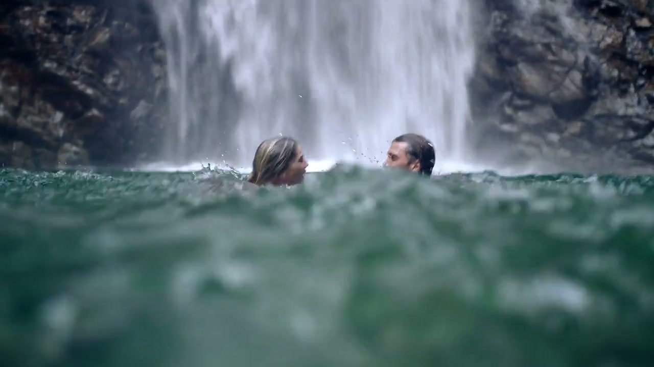 Chasing Waterfalls Screenshot