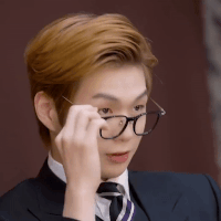 kangdaniel.gif