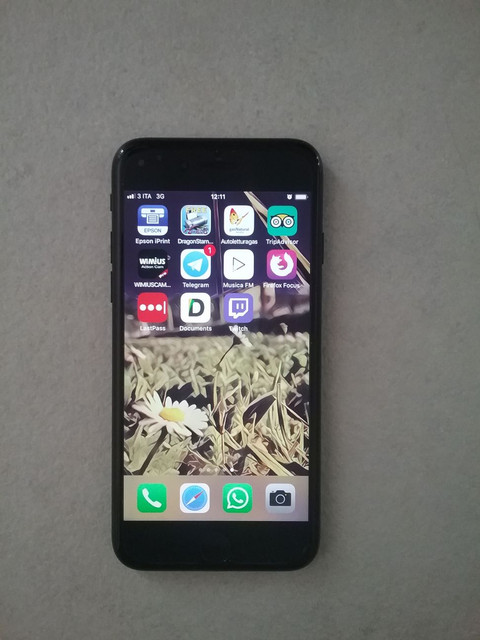 iphone2.jpg