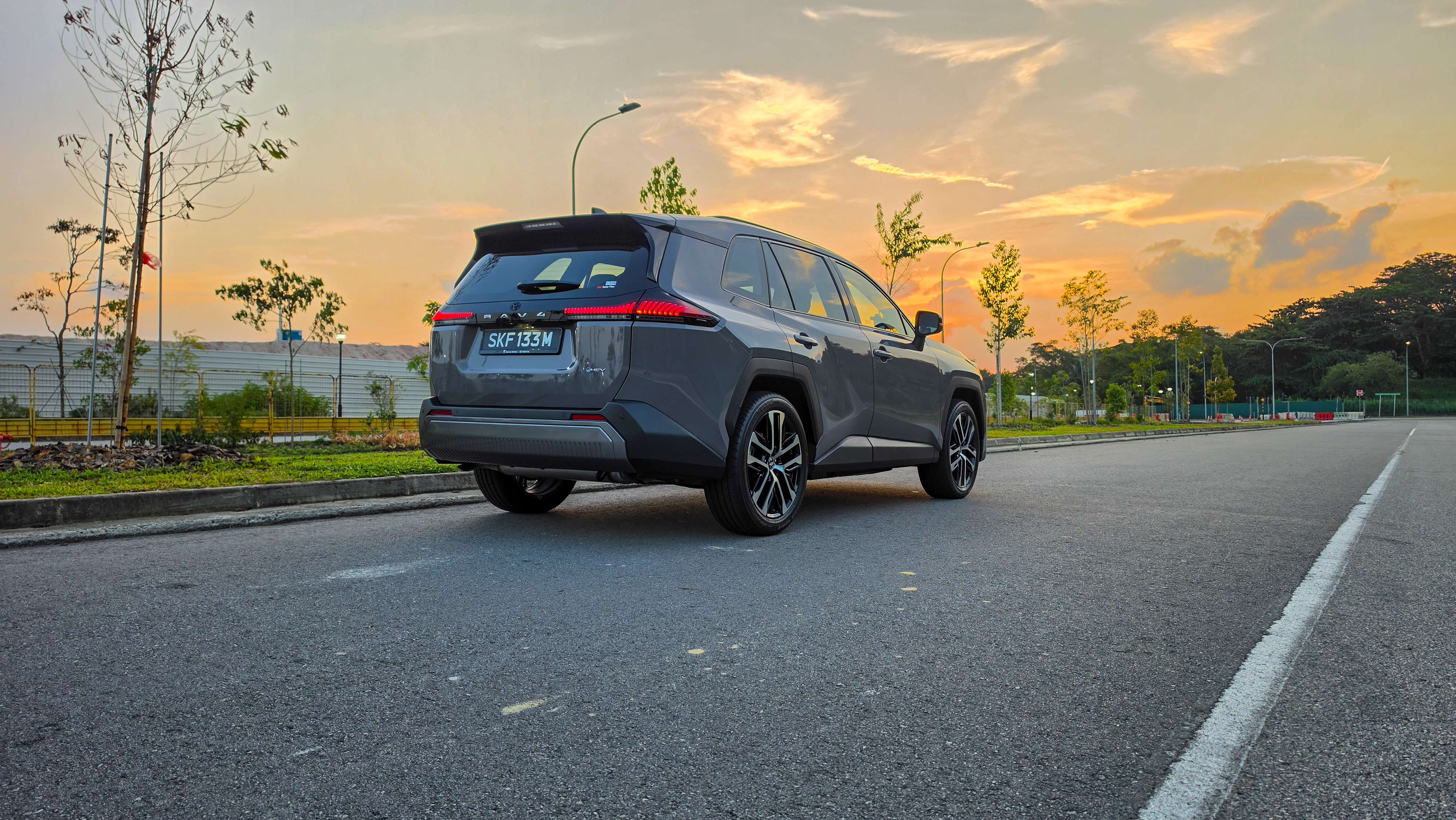 Toyota RAV4_Road View Rear