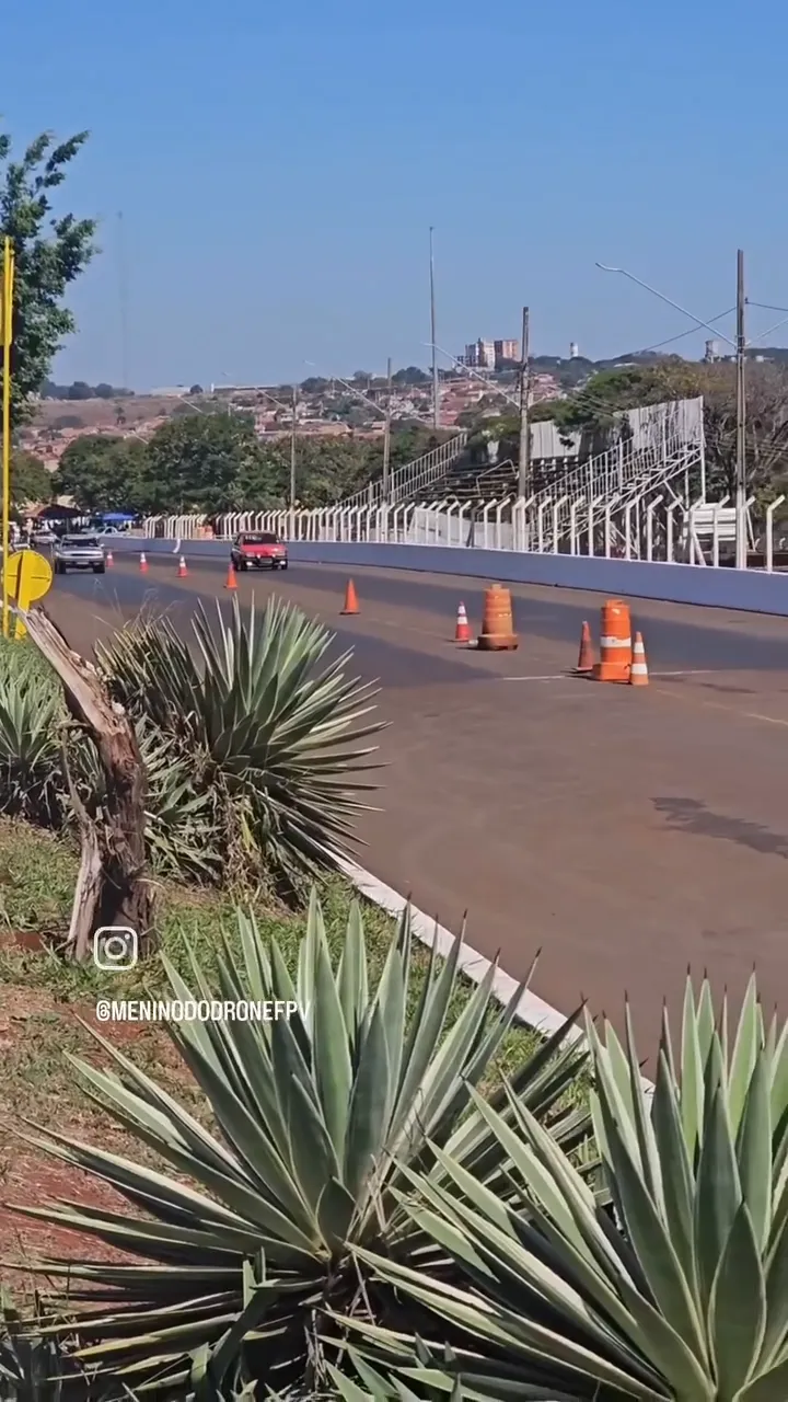 Menino Do Drone Carro1 (3)