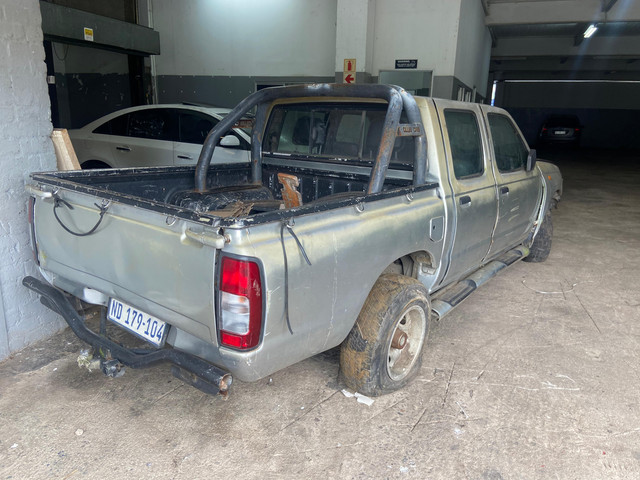Nissan Hardbody Twin Cab parts - Used Nissan bakkie spares