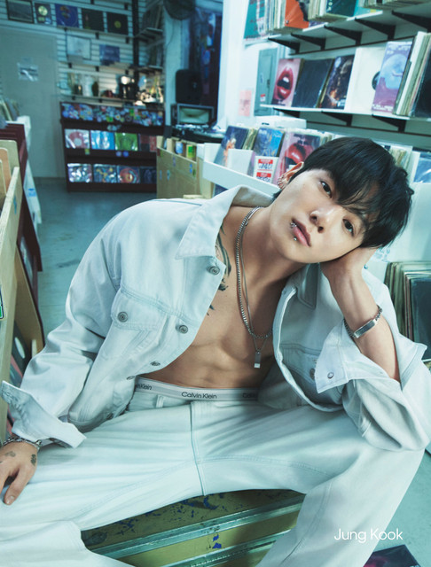 BTS’ten Jung Kook, Calvin Klein Koleksiyonuyla...