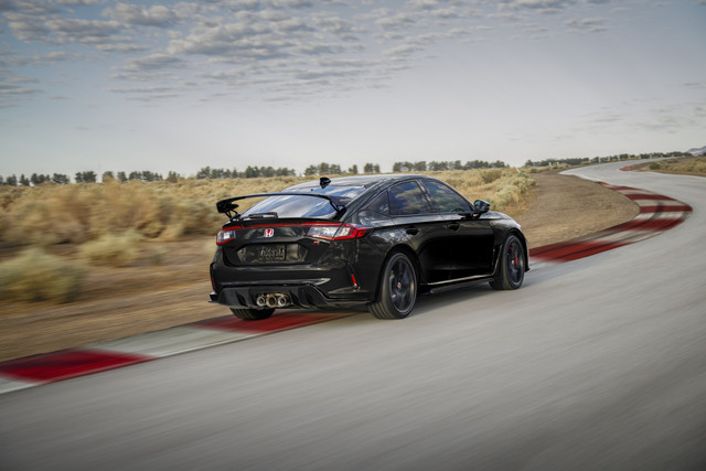 2023-Honda-Civic-Type-R-5